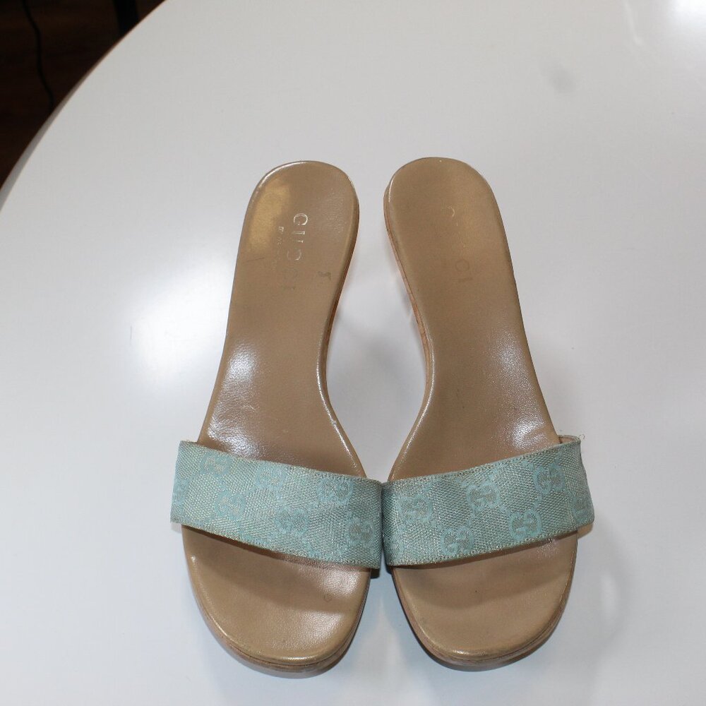 Authentic Gucci Sea Green Iridescent Cloth Mule Sandal size 8 vintage classic